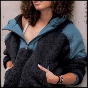 NWT fp Free People Movement Lead Pack Pullover Hooded 1/4 Zip Fleece Black Combo